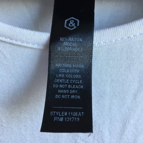 ⚪ Agnes & Dora super soft white basic tee - Picture 4 of 13